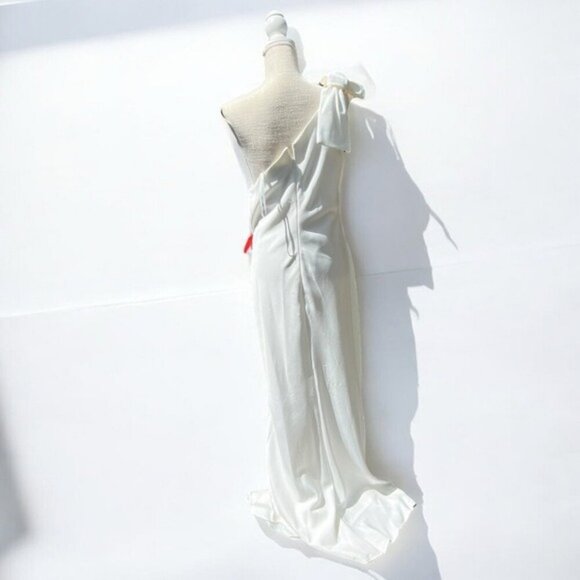 🌻NEW w.Tag MAC DUGGAL White One Shoulder Fitted Evening Gown With Bow Size 8 - Picture 9 of 13